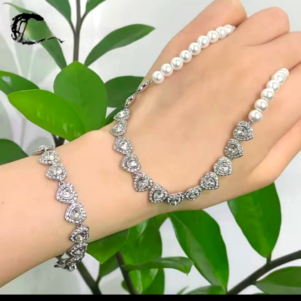GORGEOUS SWAROVSKI ARIANA GRANDE X ❤s With Pearls NECKLACE & BRACELET ONLY